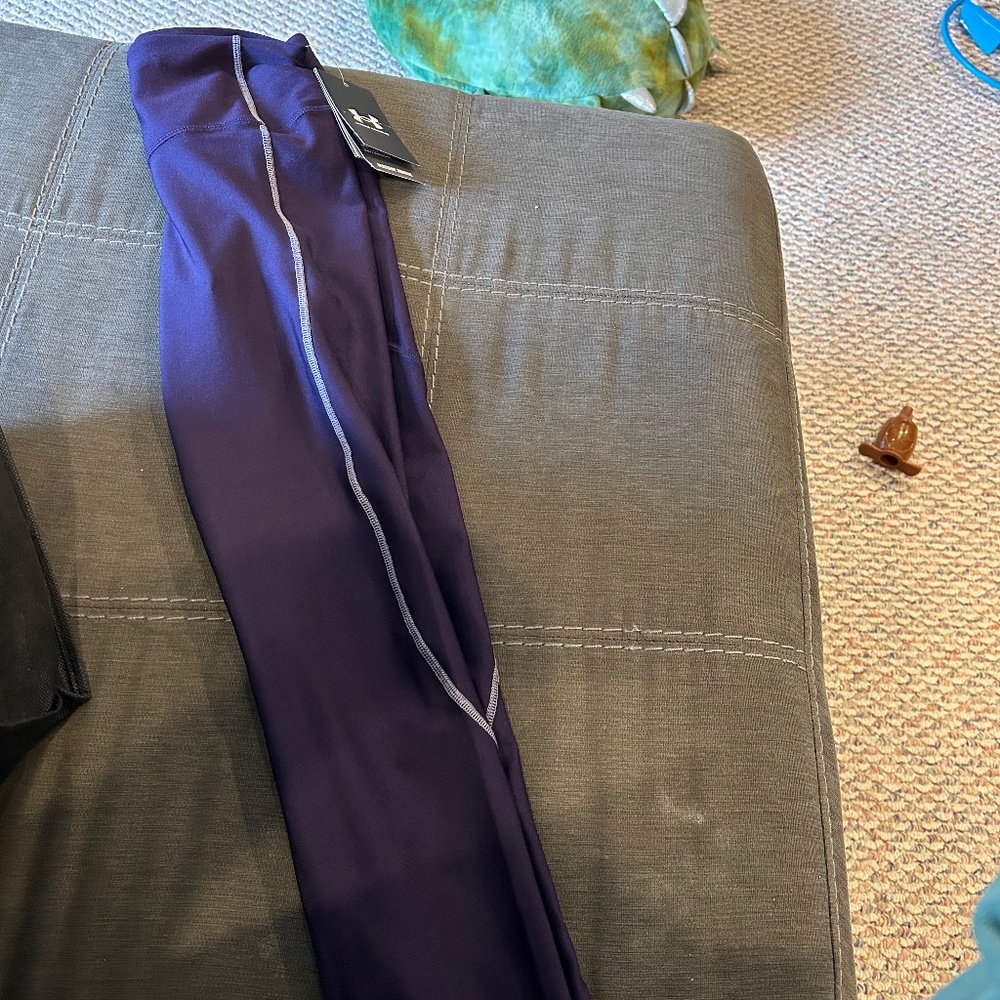 Brand New with tags Purple Under Armour Heat gear Compression Leggings/Tights XS